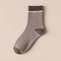 Herren-Socken in Taupe und Braun, dick gefüttert mit modischem Patchwork-Design - Hellkaffee