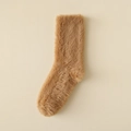 Dunkelbraune Nerzsamt-Thermosocken mit weicher Pelzoptik für warme Winterfüße - Einheitsgröße / Camel