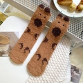 Chaussettes en polaire corail marron avec oreilles d'animaux et texture chaude d'hiver - Taille unique / Marron