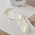 Wollweiße gerippte Wadenstrümpfe aus Baumwolle mit eleganter Satinschleife für Damen - Beige