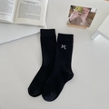 Calcetines negros de media pantorrilla con bordado de lazo blanco y acabado de algodón - Negro