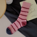 Calze a righe rosa e rosso scuro con punta blu navy e polsini a coste elasticizzati - Taglia unica / Rosa