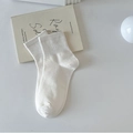 Klassieke witte geribbelde katoenen sokken in een minimalistische lifestyle-stijl - Wit