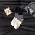 Calze a metà polpaccio in maglia consumata con design color-block nero e grigio - Stile Distressed (Paio) / Nero Bianco Grigio Multicolore