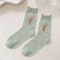 Hellgrüne Mesh-Socken für Damen mit Tulpenstickerei und verspieltem Rüschenrand - Grüne Blume (1 Paar)