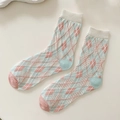 Rosa und blau karierte Netz-Wadenstrümpfe in weichen Pastellfarben für Damen - Macaron Kleines Argyle (1 Paar)