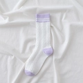 Calze bianche con tallone e punta viola caratterizzate da un motivo a treccia - Bianco Intrecciato