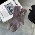 Dunkelgraue Crew-Socken mit rosa Rand und süßer Katzenstickerei aus weichem Strick - Katzenstickerei (1 Paar)
