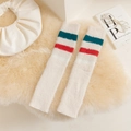 Winter-Beinstulpen aus Nerzimitat in Creme-Weiß mit grün-roten Streifen am Bündchen - Einheitsgröße / Beige