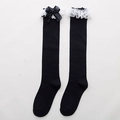 Chaussettes hautes Lolita noires avec dentelle blanche et nœuds en satin doux - Taille unique / Noir