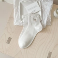 Weiße Baumwollsocken mit Rüschenrand und süßem Bären-Stickerei in Lifestyle-Optik - Einheitsgröße / Weiß
