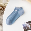 Chaussettes courtes bleu clair respirantes avec broderie lapin et bordures à volants - Bleu Gris Torsade Lapin (Une Paire)