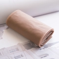 Medias transparentes de terciopelo color piel con textura suave de alta densidad y sin costuras - Talla única / café