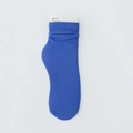 Königsblaue gerippte Crew-Socken für Damen aus weichem Samtstoff für einen lässigen Look - Königsblau