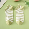 Calze corte estive da donna in cotone con motivo a righe verde chiaro e bianco - Righe Larghe