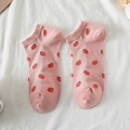 Calcetines invisibles rosas para mujer con un dulce estampado de fresas - Rosa (Patrón de Fresa)