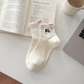 Weiße gerippte Baumwollsocken mit süßer schwarzer Katzenstickerei und rosa Herzballon - Rosa Herz (Ein Paar)