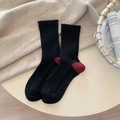 Calze invernali in lana nere e rosso scuro con design patchwork e trama a coste elastiche - Nero (Tallone con Toppa Rossa)