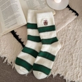 Calze invernali in pile a righe verdi e marroni con ricamo di orsetto Teddy - Taglia unica / Bianco Verde