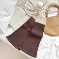Donkerbruine en beige gebreide beenwarmers met verticale ribstructuur en patchwork - Eén maat / koffiekleur