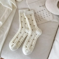 Chaussettes mi-mollet en peluche crème avec motifs de cœurs marron pour l'hiver - Taille unique / Pois Blancs