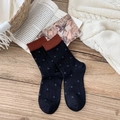Calze di lana invernali blu scuro con bordo marrone e motivo a fiori fini - Taglia unica / Nero