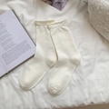 Eleganti calze in maglia bianco crema con bordo arrotolato e polsini a volant mini - Taglia unica / Bianco