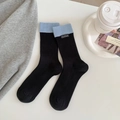 Blau-schwarz kontrastierende Baumwollsocken mit Handmade-Label für Damen im Alltag - Einheitsgröße / Schwarz