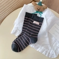 Calze di lana grigio scuro con strisce rosa e toppa con etichetta logo - Taglia unica / grigio scuro