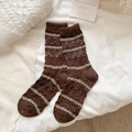 Dicke Wollmischung Socken in Dunkelbraun mit gestreiftem Vintage-Ethno-Muster - Einheitsgröße / Kaffeebraun