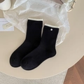 Eleganti calze nere in cotone con bordo bianco a costine e dettaglio di perla - Nero
