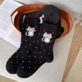 Calcetines negros con lunares blancos y parche bordado de gato en algodón suave - Talla única / Negro