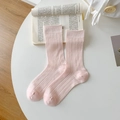 Chaussettes roses en modal avec texture côtelée et détails à motifs losanges - Rose Clair