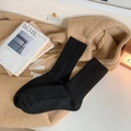 Classic black vertical ribbed crew socks for women in warm wool-brushed knit fabric - One Size / Black