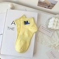 Hellgelbe Baumwoll-Sportsocken mit blauer M-Stickerei am Rippbündchen für Damen - Einheitsgröße / Gelb