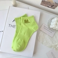 Neongrüne Baumwollsocken mit M-Stickerei und feiner Rippenstruktur für Damen und Mädchen - Einheitsgröße / Fluoreszierendes Grün