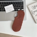 Men's brick red low-cut invisible sock with breathable cotton fabric and cushioned sole - One Size / Brick Red