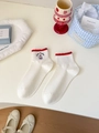 Weiße Baumwollsocken mit rotem Rüschenrand und niedlicher Welpen-Stickerei - Bestickter PUPPY Hund