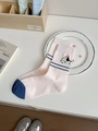 Niedliche hellrosa Socken für Damen mit Cartoon-Kuh-Stickerei und blauen Streifen - Einheitsgröße / Hellrosa Zwei Streifen