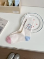 Süße cremeweiße Baumwollsocken mit rosa Ferse und blauem Hundekopf-Cartoon-Motiv - Einheitsgröße / Haferflocken