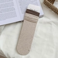 Calze a coste kaki stile giapponese con risvolto marrone scuro e cartellino - Taglia unica / Cachi