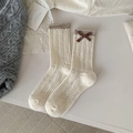 Calze a costine bianco crema con un fiocco a quadri marrone in stile dolce e retrò - Bianco Crema