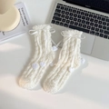 Calze bianche in pile corallo con fiocco in raso e ciondolo a cuore per casa calda - Taglia unica / Bianco Latte