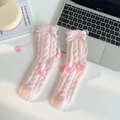 Chaussette douillette en polaire rose avec nœud en satin et breloque cœur pour l'hiver - Taille unique / Rose