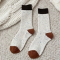 Calcetines de lana retro color crema con motas y detalles marrones en contraste - Blanco Crema con Marrón