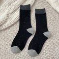 Calcetines negros de lana con punto de confeti y detalles grises en talón y punta - Negro