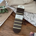 Calze di lana marroni con fiori, strisce verde oliva e polsini a volant retrò - Blocco di Colore a Righe
