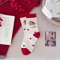 Chaussettes festives blanc cassé avec détails rouges et motif de cheval de dessin animé - Taille unique / Cheval de Sécurité Pomme (Blanc Crème)