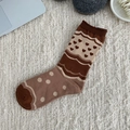 Calze in maglia marrone con motivi a cuore e righe ondulate in tonalità caffè - Taglia unica / Onda