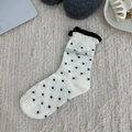 Chaussettes blanches à pois noirs avec bordures à volants et petits grelots mignons - Style de Nœud Argenté